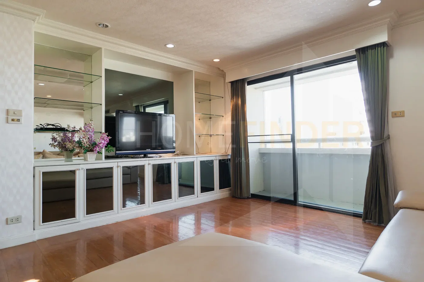picture Baan Suanpetch condominium 3 bedrooms, for rent - 11/21