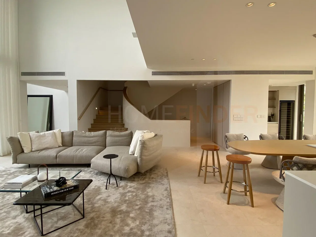 รูป A luxurious modern minimalist-style 4 bedrooms, for sale - รูปที่ 5/30