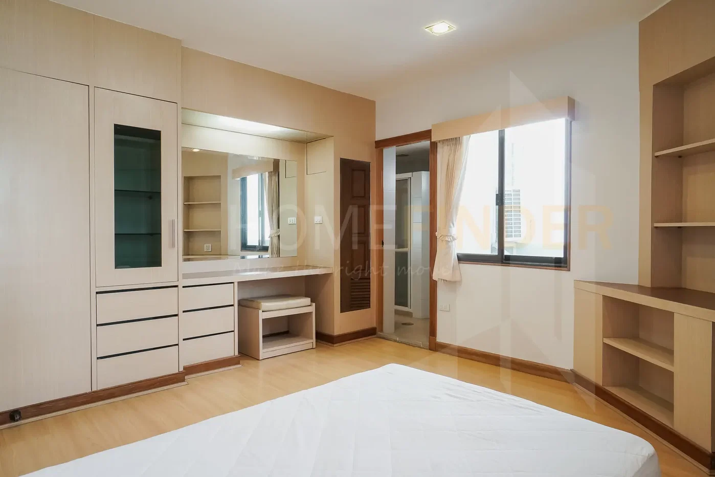 picture Fifty Fifth Tower 3 bedrooms, for rent - 8/17