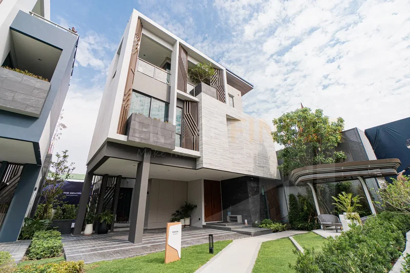 ขายบ้านเดี่ยว : The Gentry Phatthanakan 2 4 bedrooms, for sale