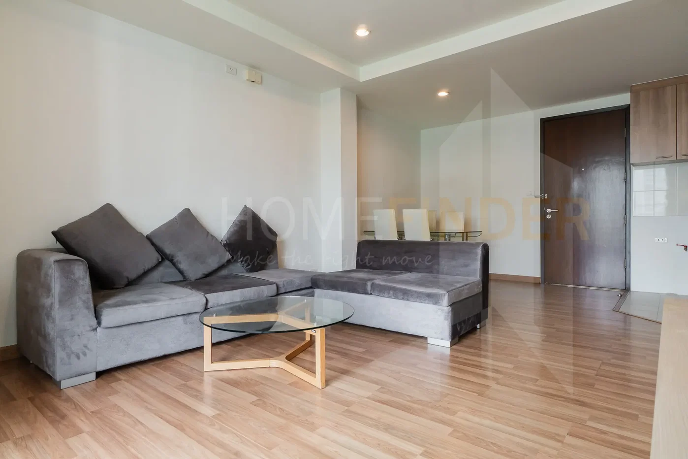 picture Y.O. Place 3 bedrooms, for rent - 1/16