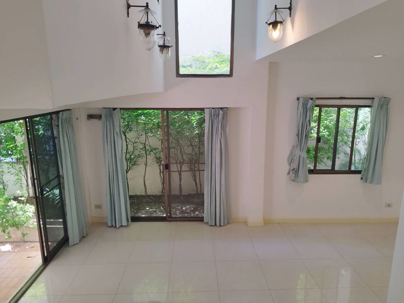 รูป House in Sukhumvit 31 4 bedrooms, for rent - รูปที่ 12/16