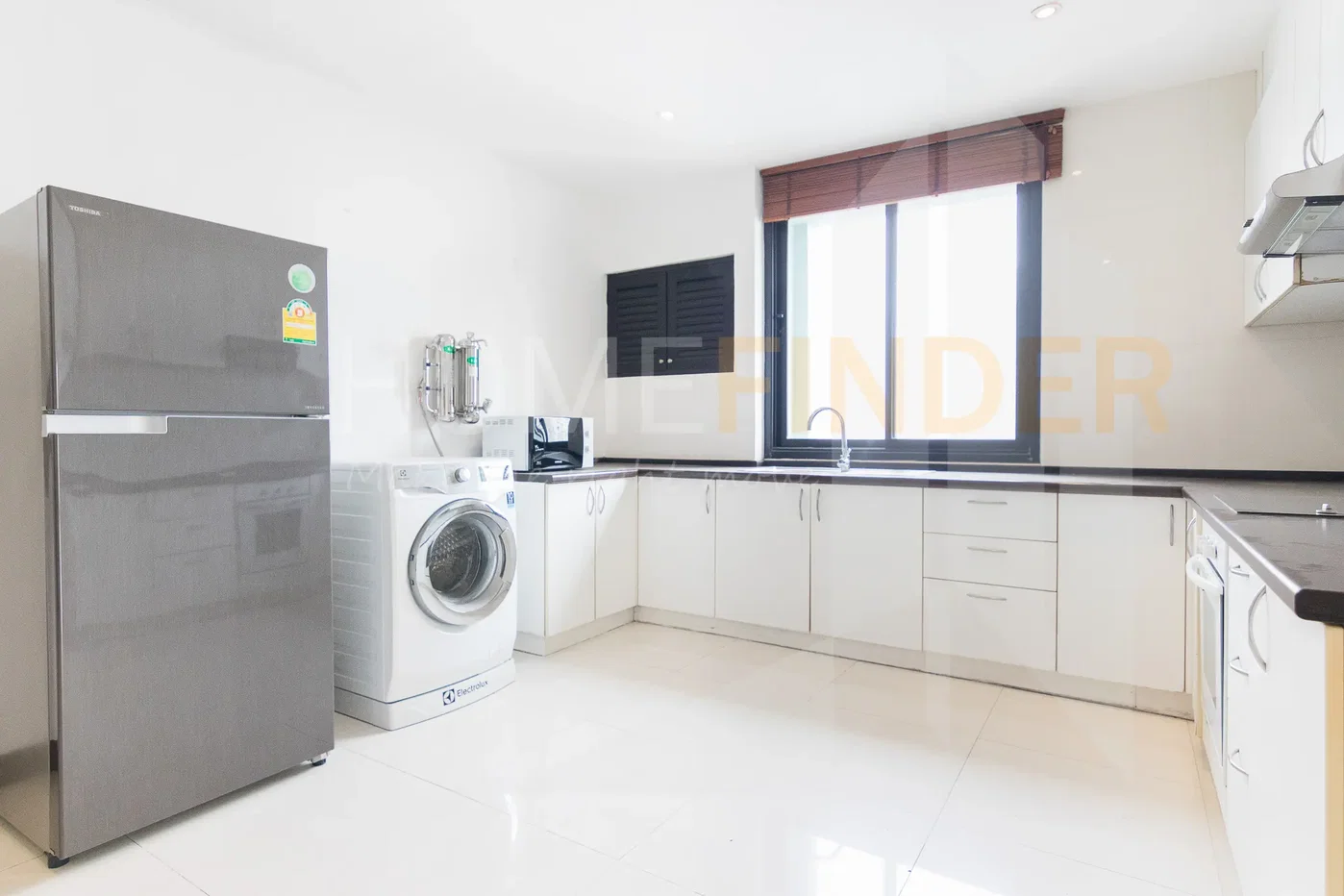 picture Lake Green 3 bedrooms, for rent - 14/18
