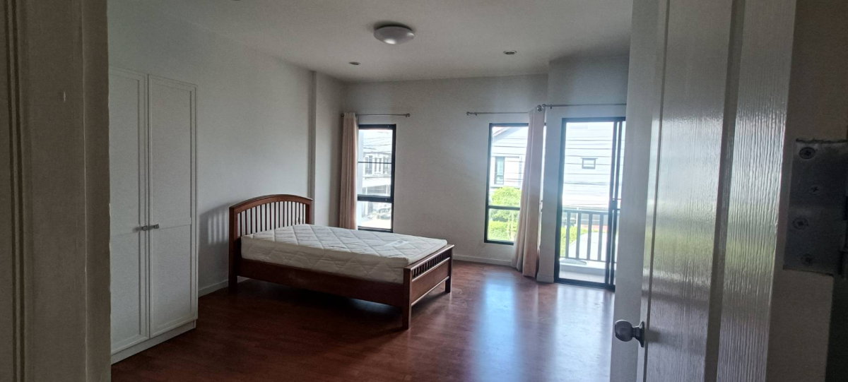 รูป บ้านมือ 2 สภาพใหม่ ขายถูก ใกล้สนามบินสุวรรณภูมิ - รูปที่ 1/10