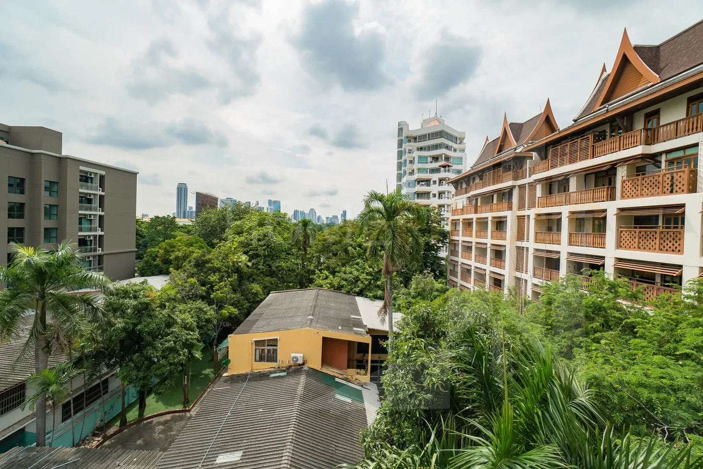 picture Y.O. Place 2 bedrooms, for rent - 13/13
