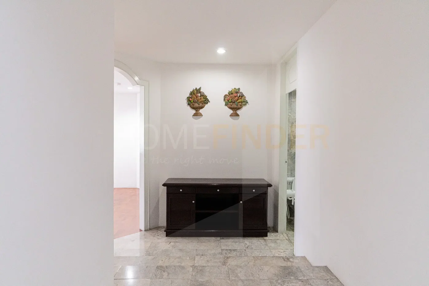 รูป Trinity Complex 2 bedrooms, for rent - รูปที่ 5/15