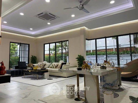 Pet-Friendly 4-BR House, 531 Sqm, Grand Bangkok Boulevard Sukhumvit (ID 3259357)