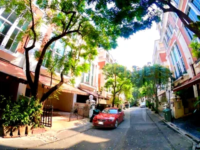 เช่าทาวน์โฮม สวนเบญจสิริ : Baan Klangkrung Thonglor 4 bedrooms, for rent