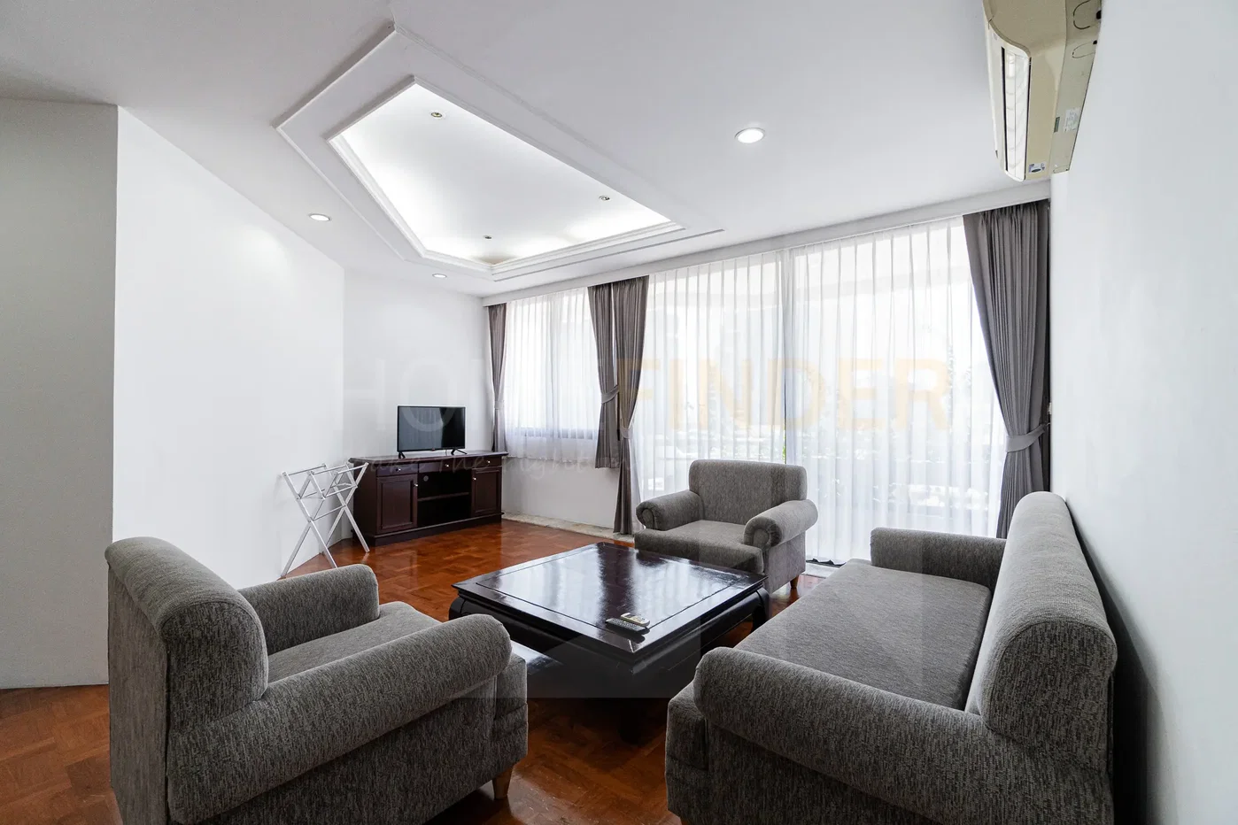 รูป Trinity Complex 2 bedrooms, for rent - รูปที่ 3/15