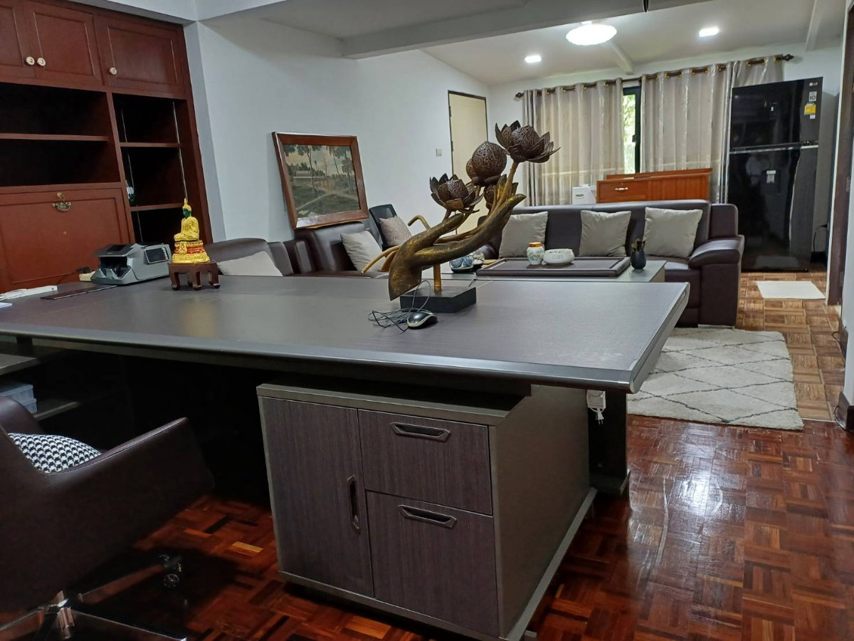 รูป บ้านเดี๋ยวขายราคาพิเศษ ขนาด 143 ตรว. 5 นอน 4 น้ำบรรยากาศเงียบสงบ ในซอยรามคำแหง118 ใกล้ศูนย์นันทนาการเขตสะพานสูงและรถไฟฟ้าสีส้มสถานีสัมมากร - รูปที่ 3/17