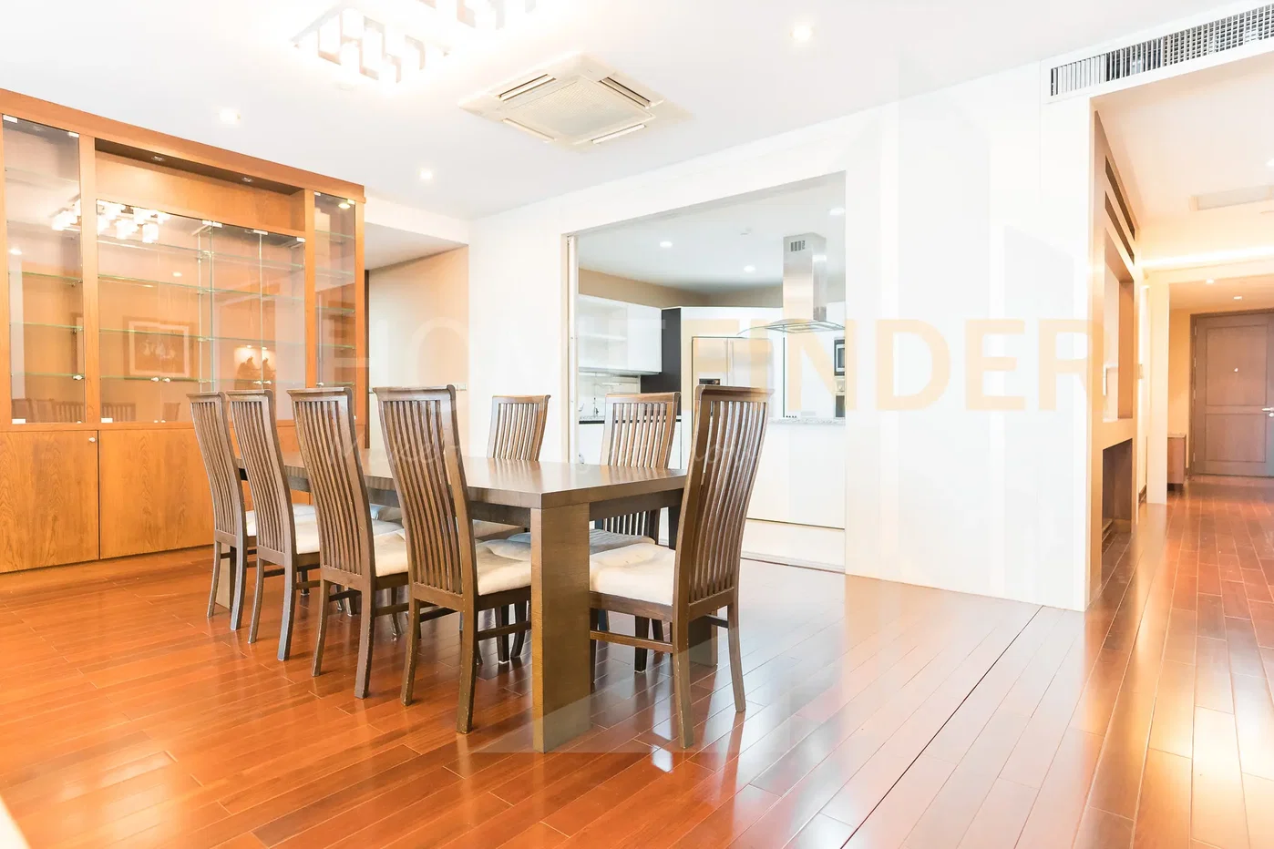 picture Sky Villas Condominium 3 bedrooms, for rent - 3/25