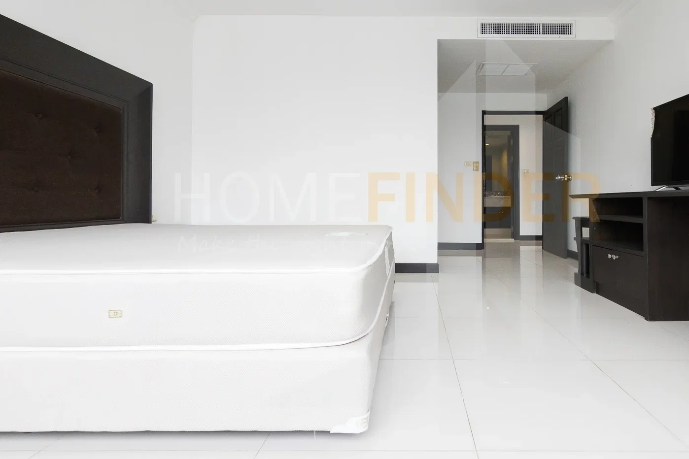 picture Lake Green 3 bedrooms, for rent - 13/18