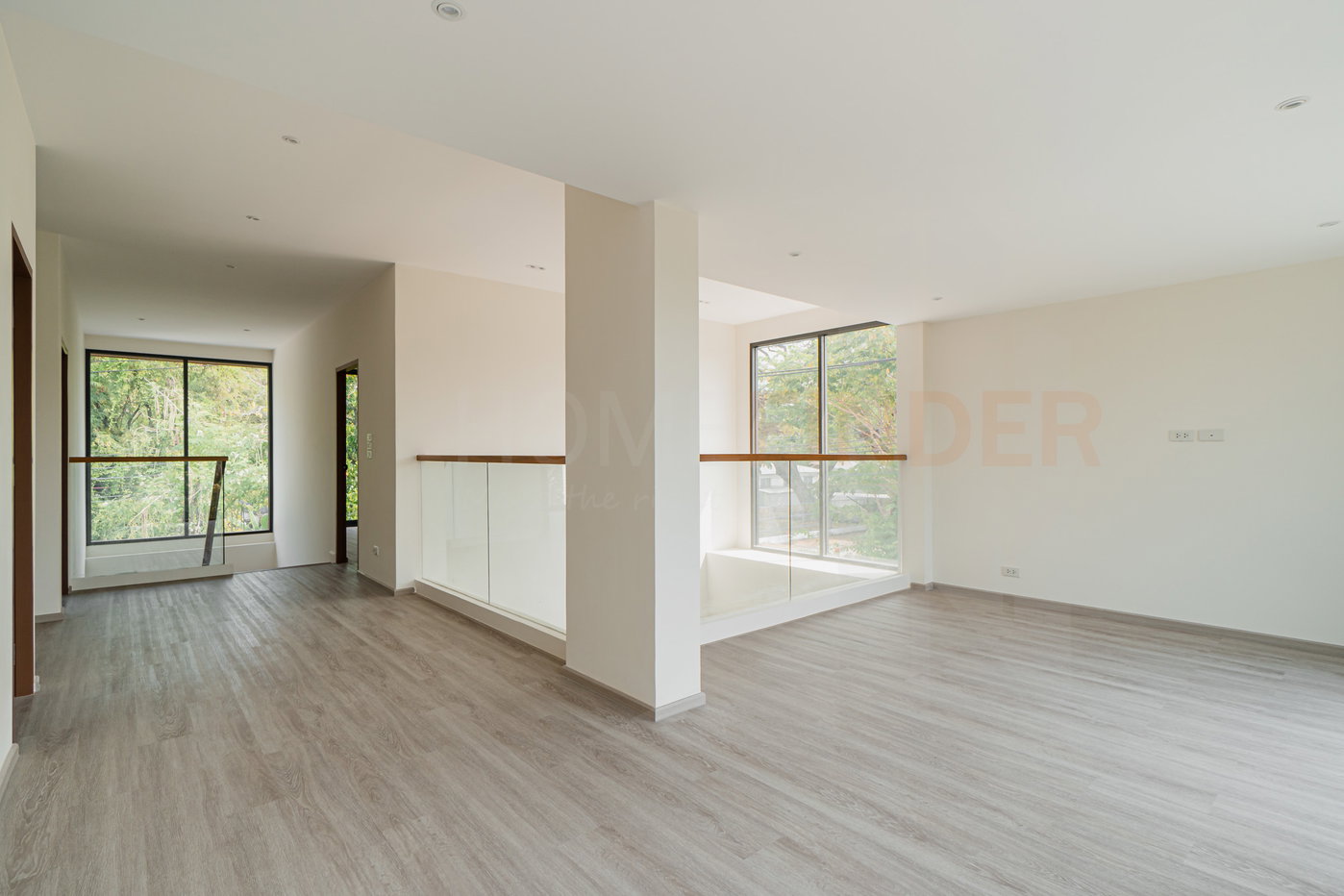 picture House in Phra Khanong 4 bedrooms, for sale - 9/22