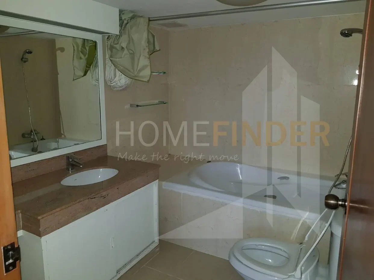 picture Royal Castle 3 bedrooms, for sale - 5/6