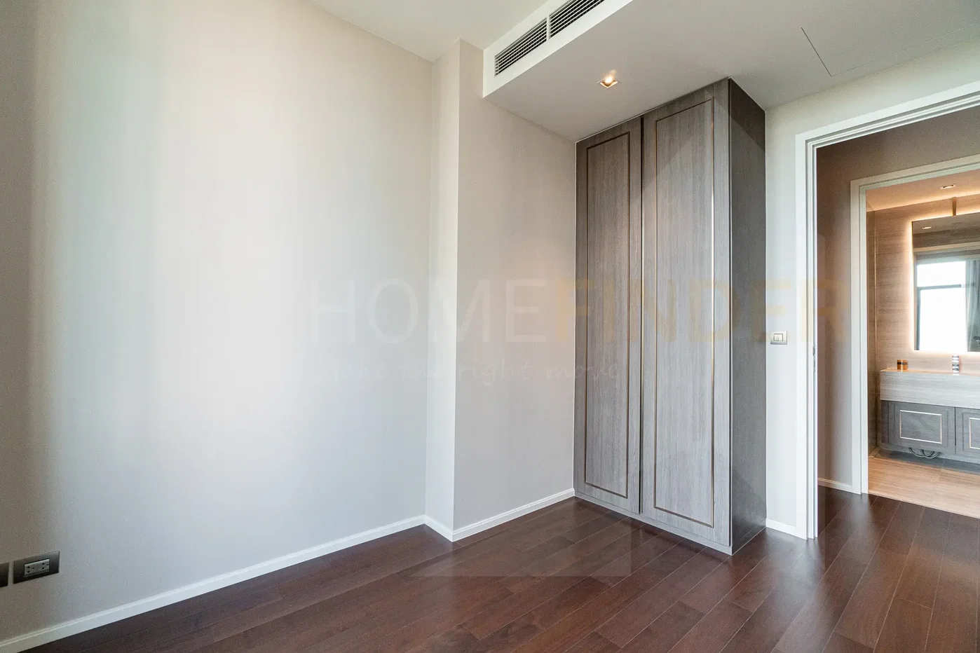 picture The Diplomat 39 2 bedrooms, for rent - 3/12