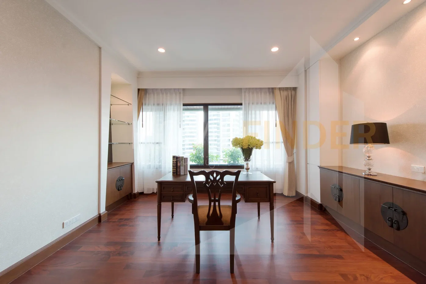 picture Mayfair Garden 4 bedrooms, for rent - 9/12