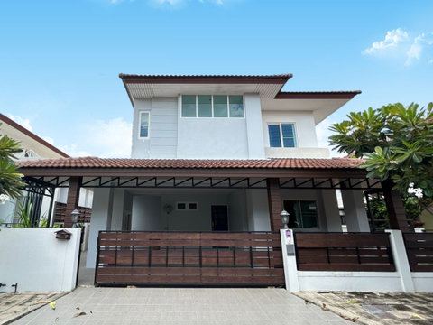 POS ดิ เออบาน่า 1 ถ. ซุปเปอร์ไฮเวย์ ต.ท่าศาลา บ้านขนาดกำลังดี ฟังก์ชันครบ พร้อมเครื่องใช้ไฟฟ้าครบ (โทร/ไลน์ 088-5986998) 