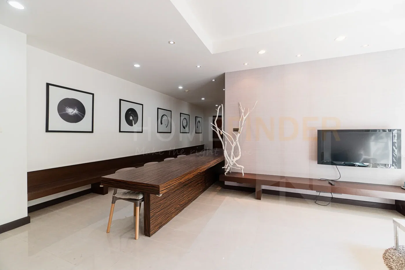 picture Avenue 61 2 bedrooms, for rent - 3/8