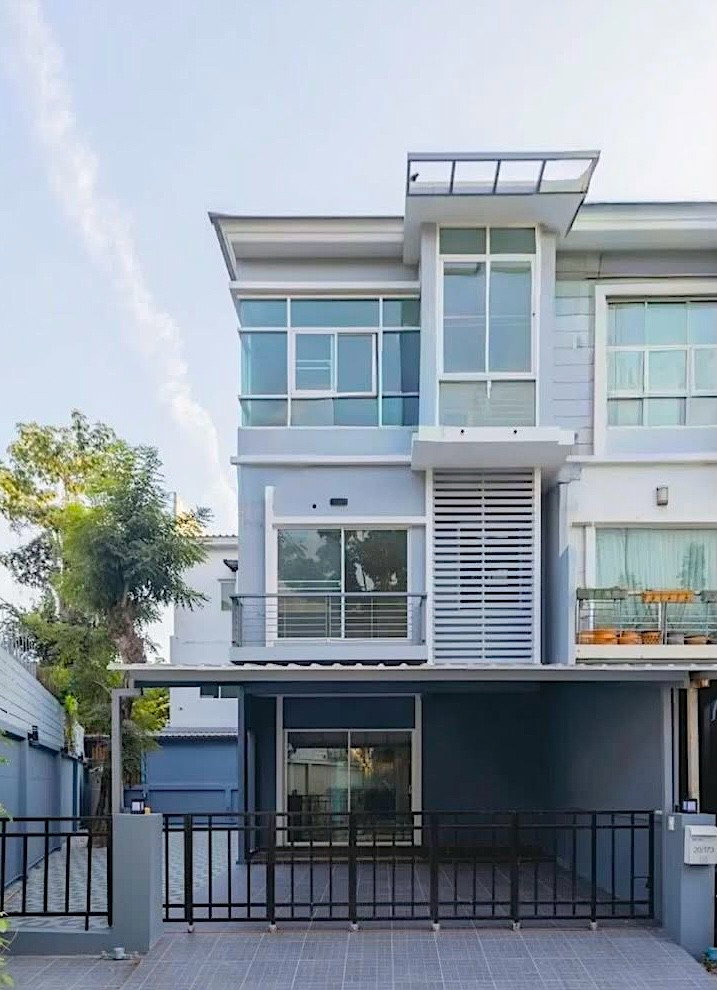 🐶🐱ทาวน์โฮมหลังมุม : The Metro พระราม 9 *Ready to move* | Pet Friendly 