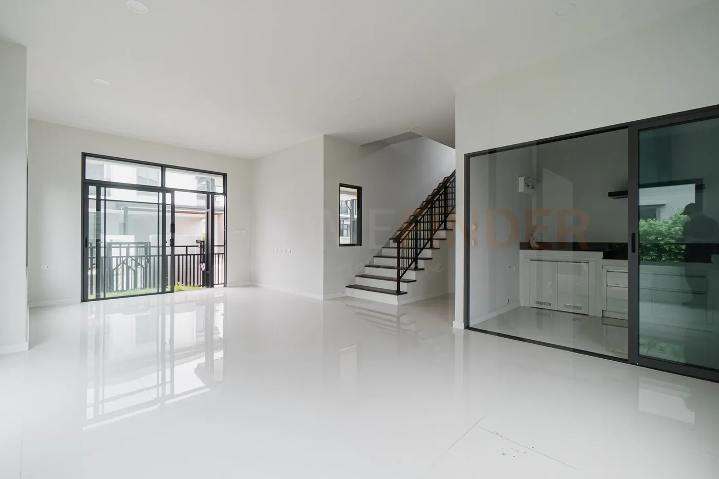 รูป Grand Britania Krungthepkreetha 4 bedrooms, for sale - รูปที่ 3/19
