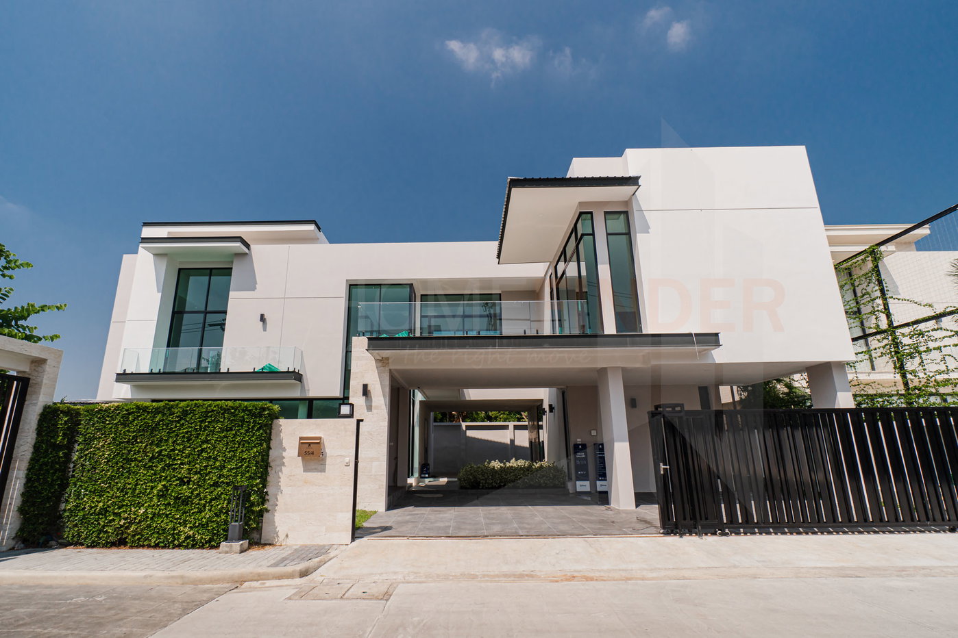 รูป The Master Ekkamai-Ramintra 4 bedrooms, for sale - รูปที่ 1/30