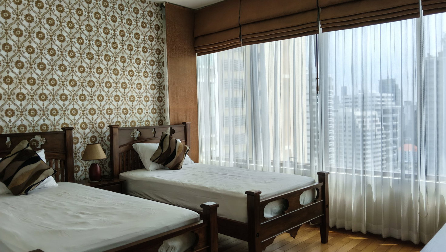 picture The Emporio Place 2 bedrooms, for rent - 1/20