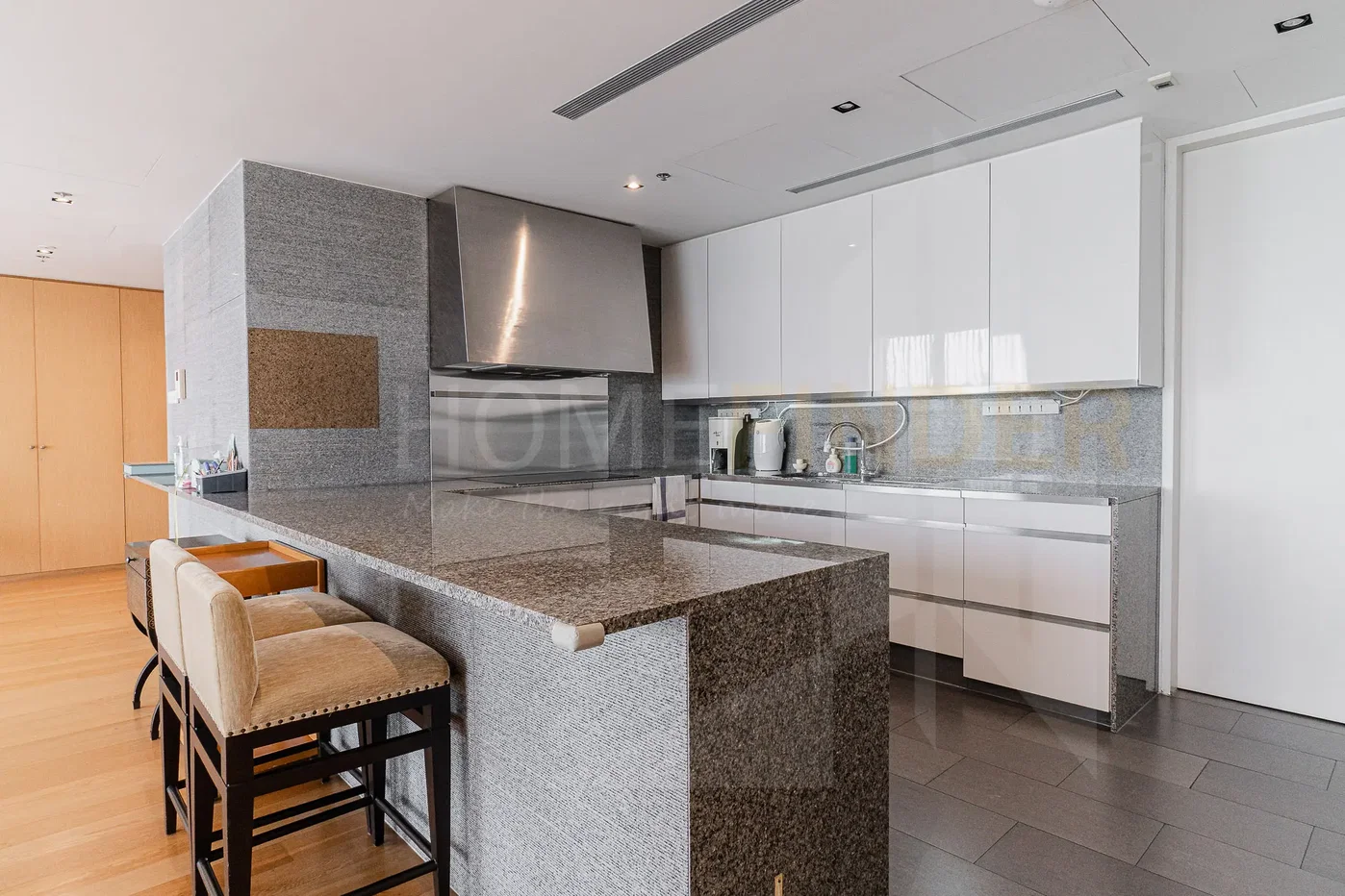 picture The Met 3 bedrooms, for sale - 3/11