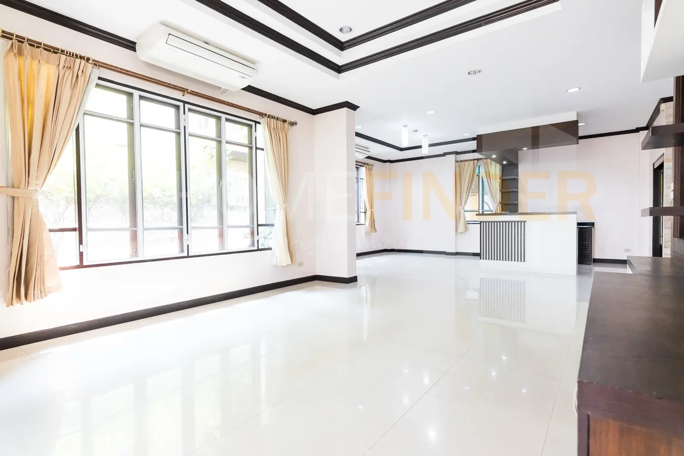 picture House Ekamai 10 4 bedrooms, for rent - 3/16