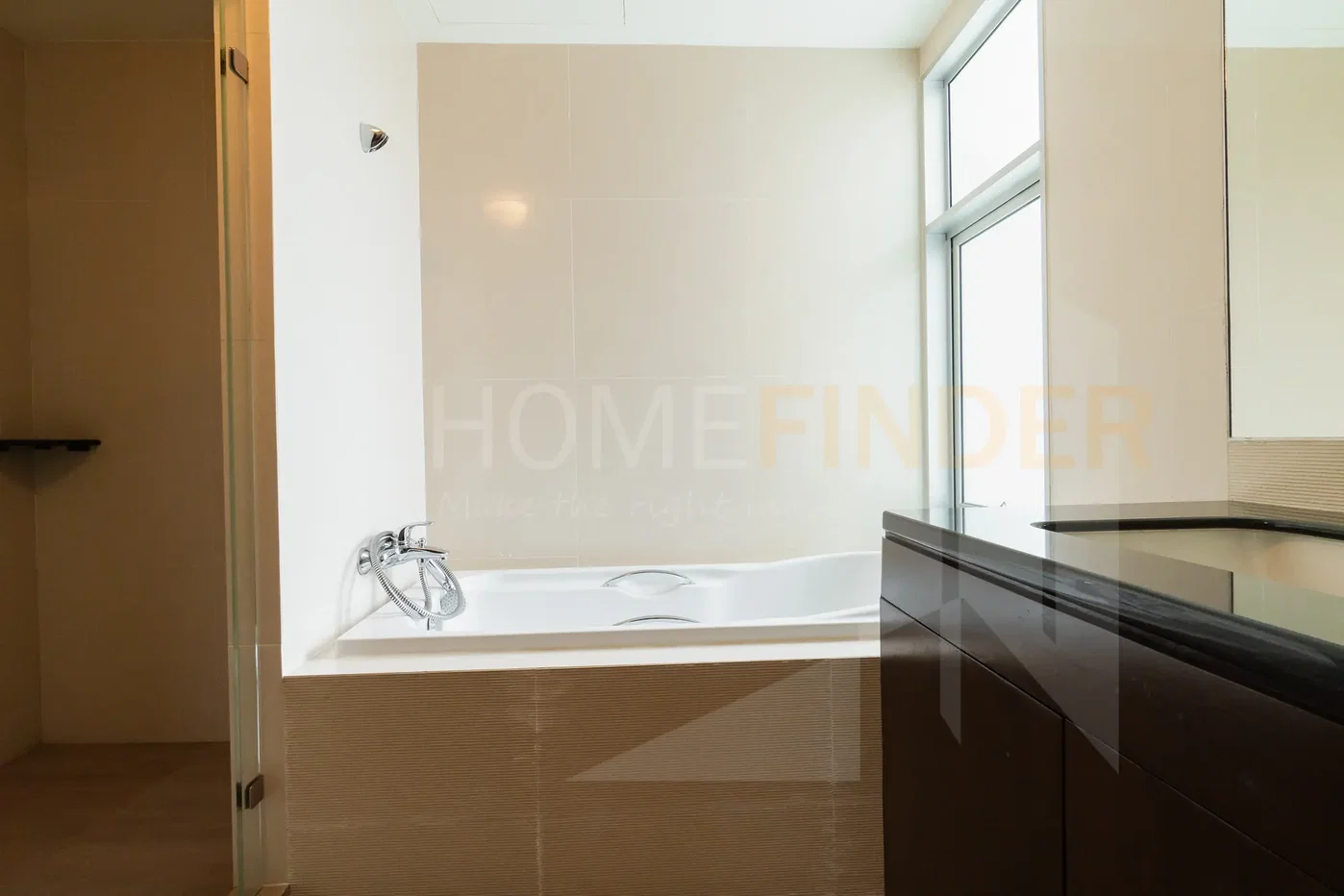 picture Y.O. Place 3 bedrooms, for rent - 13/16