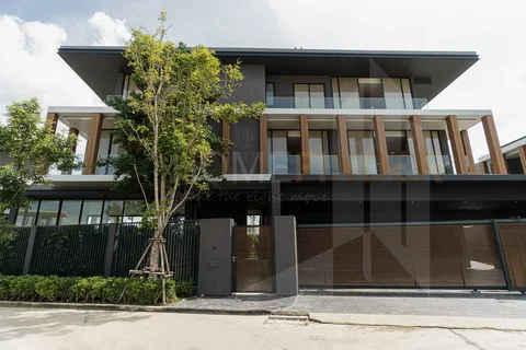 Baan Issara Bangna 6 bedrooms, for sale