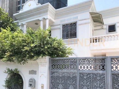 House in Thonglor 4 bedrooms, for rent