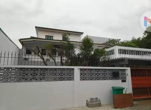 1 ห้องนอน | 1 ห้องน้ำ | BTS Ratchadamri | 63 ตร.ม. | 22,000 บาท/เดือน | ชั้น 13 — The Royal Place 2 กรุงเทพฯ