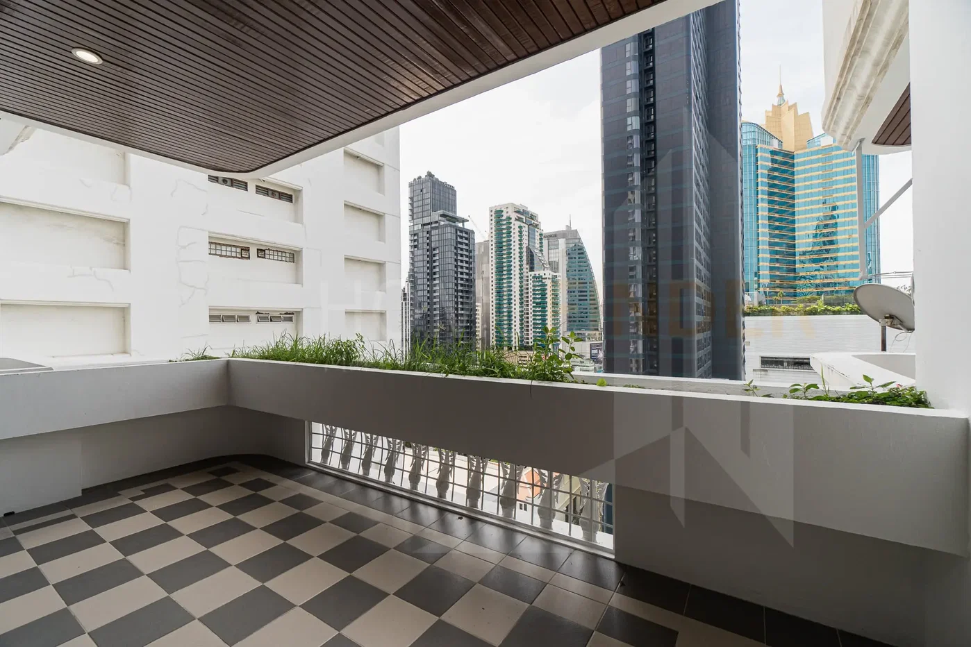 picture Govind Tower 3 bedrooms, for rent - 8/9
