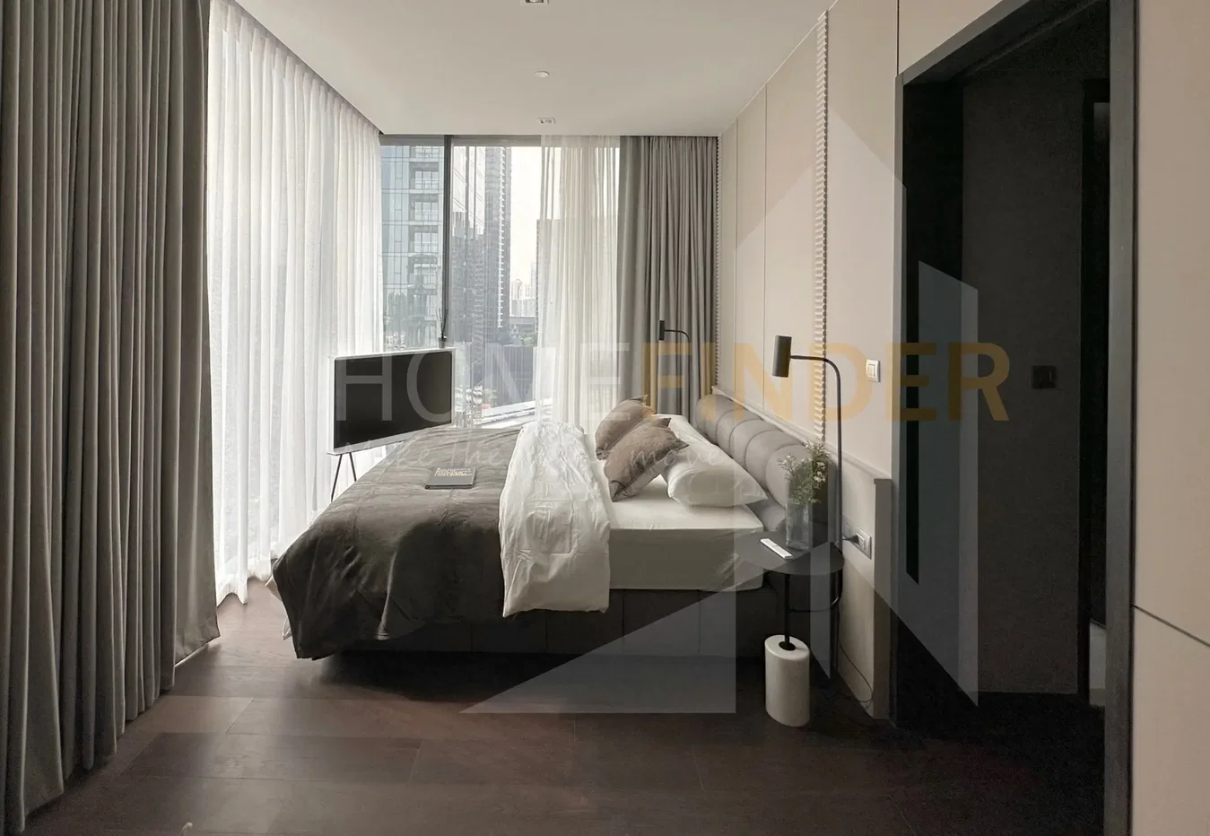 picture LAVIQ Sukhumvit 57 3 bedrooms, for rent - 4/6