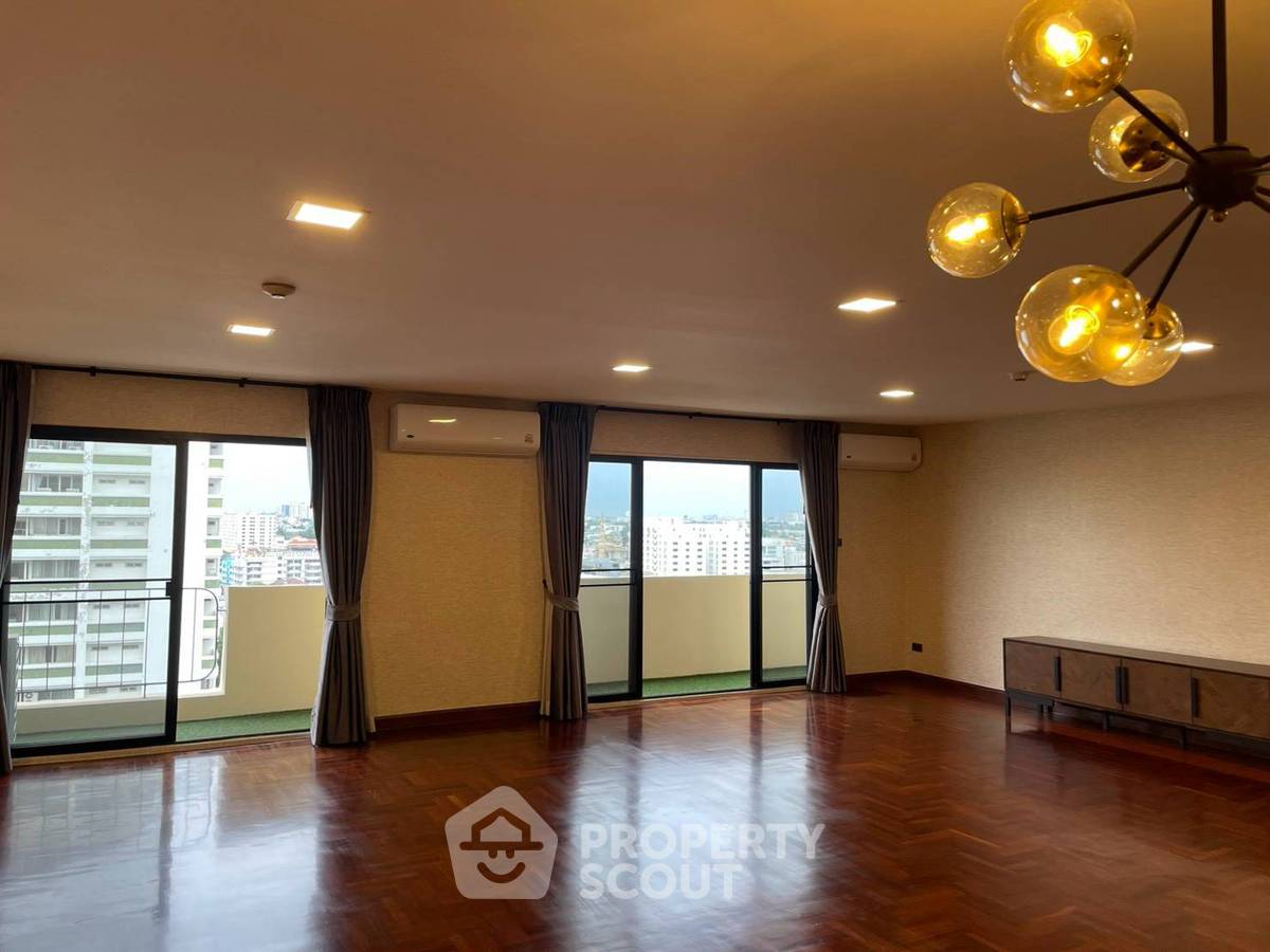 รูป คอนโด 3-ห้องนอน ที่ คาซ่า วีว่า คอนโดมิเนียม ใกล้ BTS เอกมัย (ID 3254817) - รูปที่ 1/13