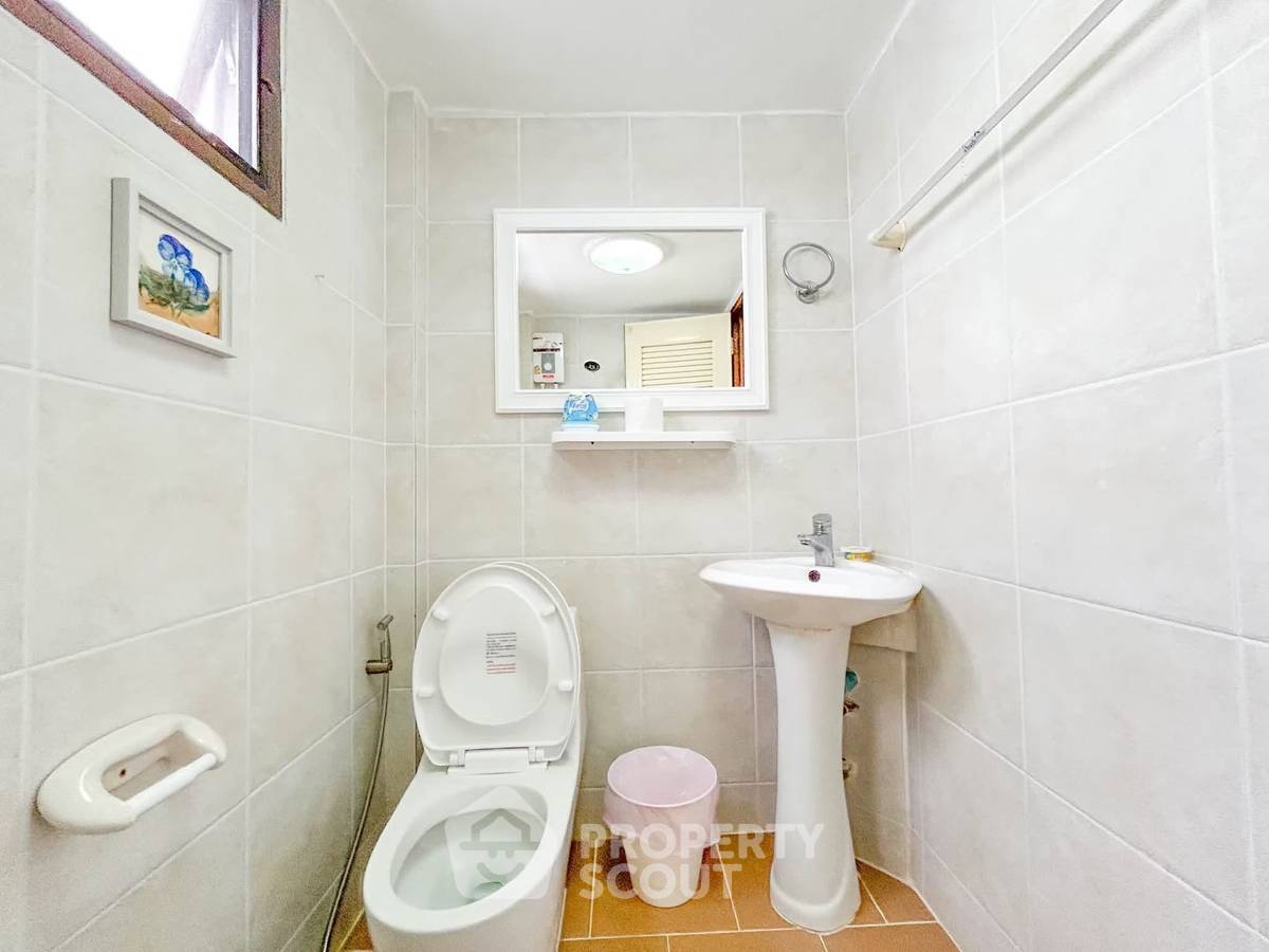 picture 4-BR Villa close to East Pattaya (ID 3263517) - 19/35