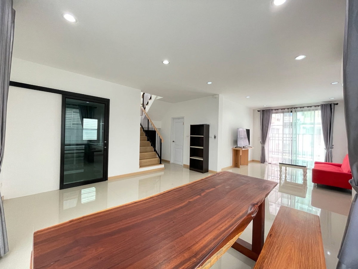 รูป 🏡 ให้เช่าบ้านเดี่ยว 2 ชั้น พร้อมเฟอร์นิเจอร์ ในโครงการคุณภาพ สิ่งแวดล้อมดีมาก ใกล้เมือง ทำเลดีมาก เดินทางสะดวก - รูปที่ 3/16
