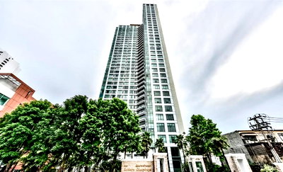 Condos for rent : 3Bed | 2Bath | BTS Saphan Taksin | 141sqm | THB 49,000/mo | Fl.7 — Baan Sathorn Chaopraya Bangkok