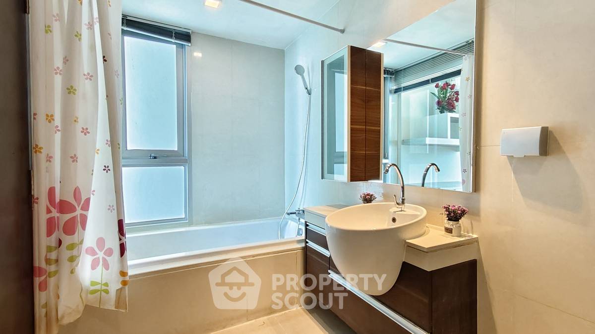 picture Great Value 2-BR Sky Walk Residences Near BTS Phra Khanong (ID 2828650) - 3/11