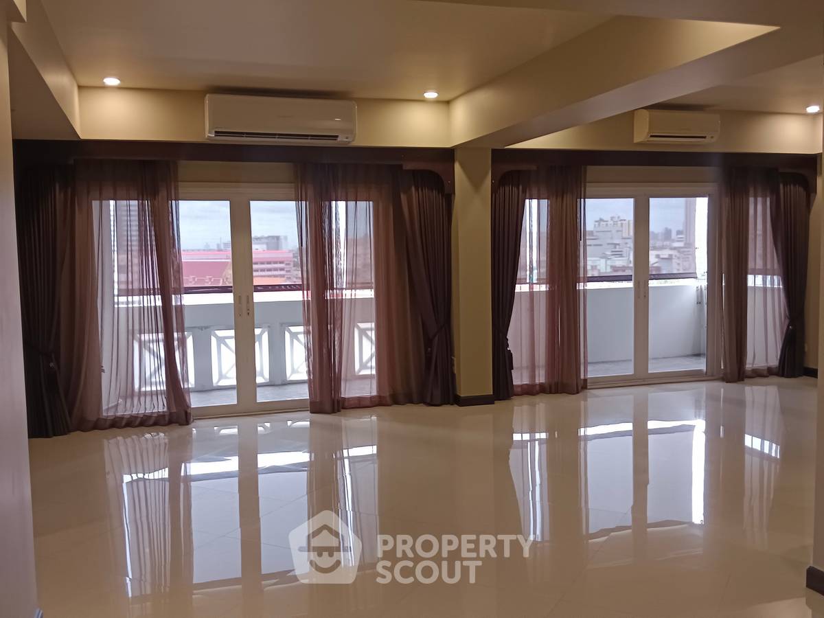 รูป คอนโด 2 ห้องนอน 142 ตร.ม. Tara Ruen Ake ย่านพลับพลา ขาย (ID 3257759) - รูปที่ 8/34