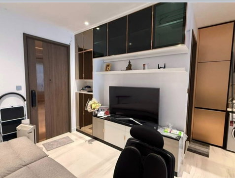 1 ห้องนอน | 1 ห้องน้ำ | MRT Si Lom | 44 ตร.ม. | 52,000 บาท/เดือน | ชั้น 17 — Supalai Icon Sathorn กรุงเทพฯ