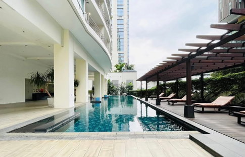 1 ห้องนอน | 1 ห้องน้ำ | BTS Ratchadamri | 45 ตร.ม. | 24,000 บาท/เดือน | ชั้น 9 — The Rajdamri กรุงเทพฯ