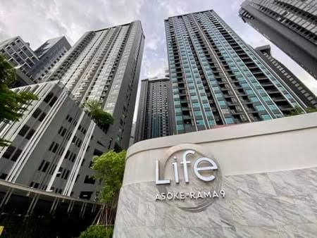 1Bed | 1Bath | MRT Phetchaburi | 25sqm | THB 19,000/mo | Fl.18 â Life Asoke Rama 9 Bangkok