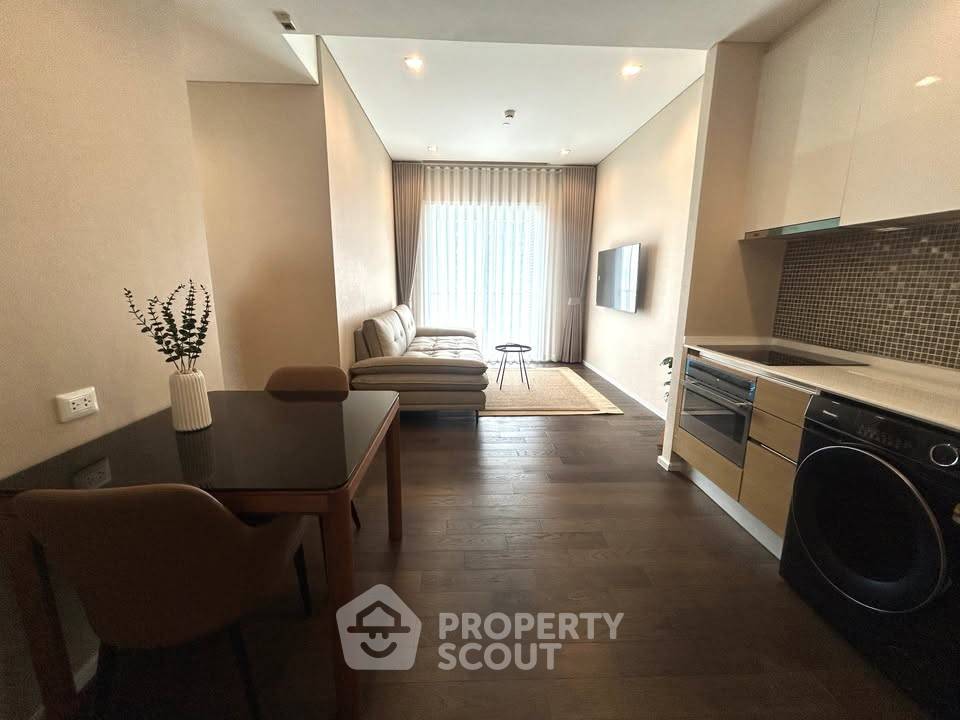 picture 2-BR Condo at The Saint Residences near MRT Phahon Yothin (ID 3260088) - 1/18