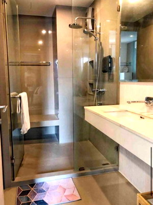 Condos for rent : 1Bed | 1Bath | BTS Phra Khanong | 46sqm | THB 32,000/mo | Fl.10 — Rhythm Sukhumvit 42 Bangkok