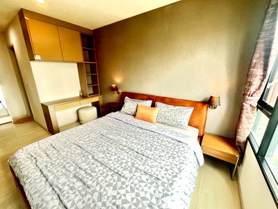 คอนโดให้เช่า : Availalbe fo rent! Life Asoke 2 Bedroom with cozy living 56 sqm. High floor unblocked view. Ready to move in.