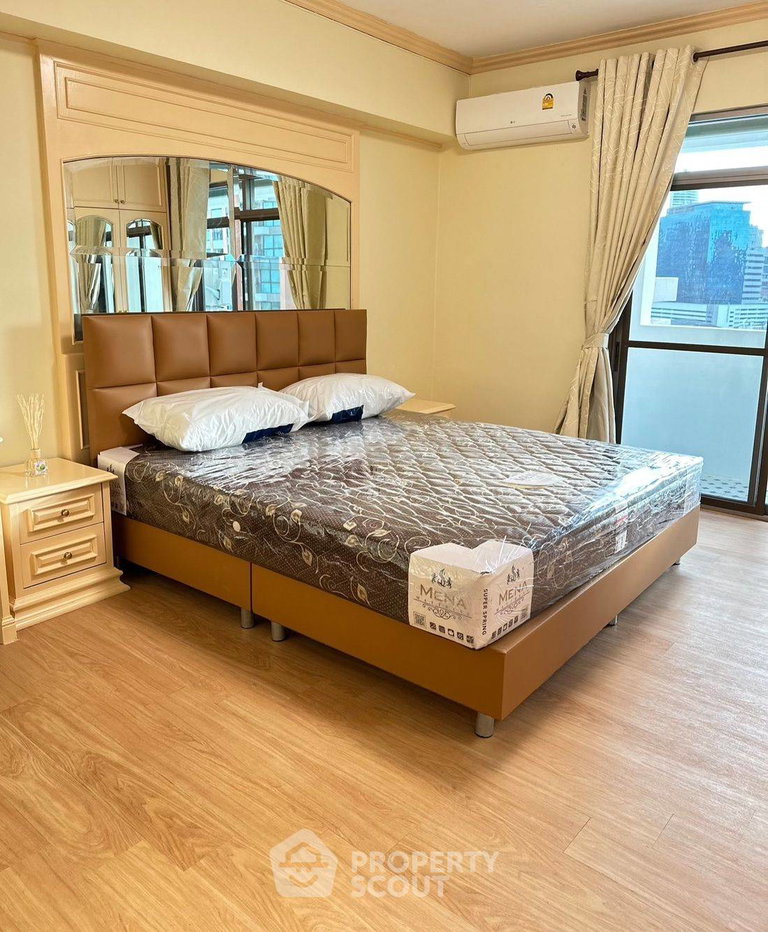picture Large 5-BR 270 Sqm, Royal Castle Sukhumvit, BTS Phrom Phong (ID 1330026) - 4/25