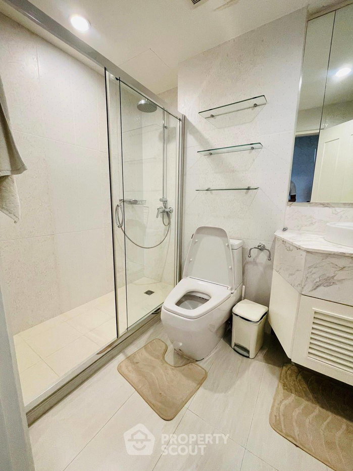 picture Spacious 3-BR 157 Sqm Sarin Place Condominium Near BTS Ratchayothin (ID 3189097) - 7/16