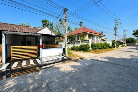 ขายบ้านหลังริม บางพระ–ศรีราชา สภาพดี พร้อมอยู่ ทำเลน่าอยู่