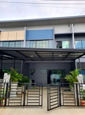 Condos for rent 700 Year Sports Arena Chiang Mai : 3Bed | 2Bath | 148.5sqm | THB 16,000/mo | Fl.2 — Siri Press Village Bangkok